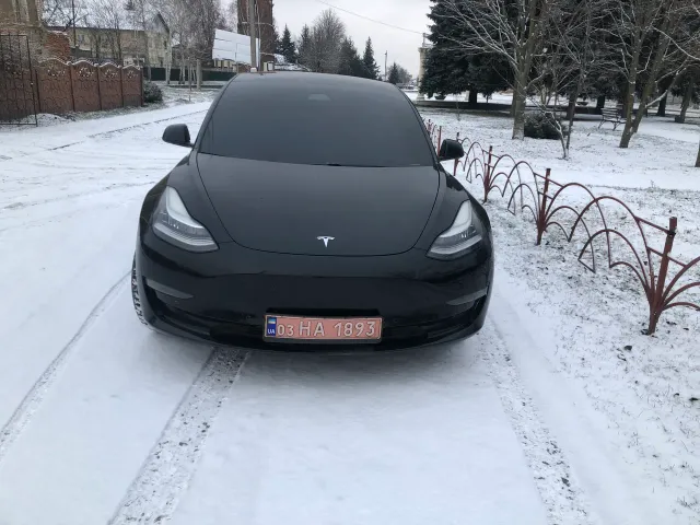 Tesla Model 3 - фото 2