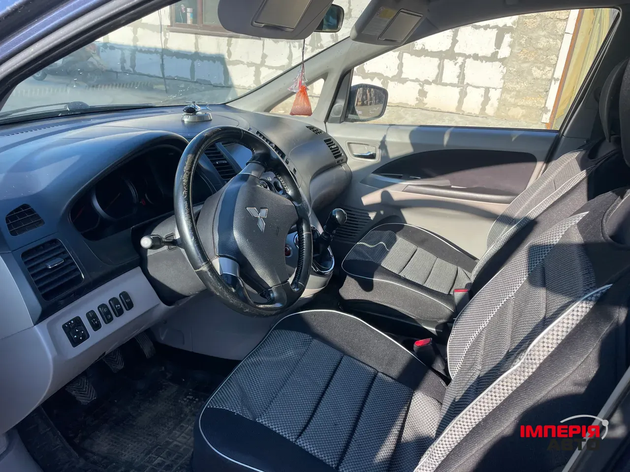 Mitsubishi Grandis - фото 4