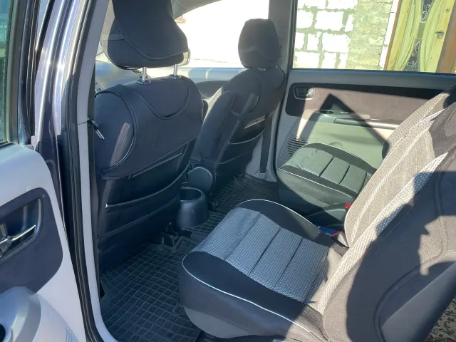 Mitsubishi Grandis - фото 5