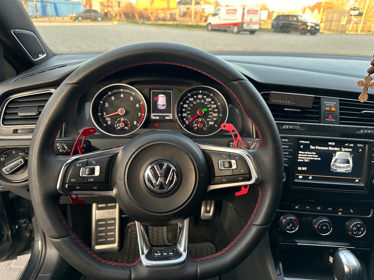 Volkswagen Golf GTI - фото 6