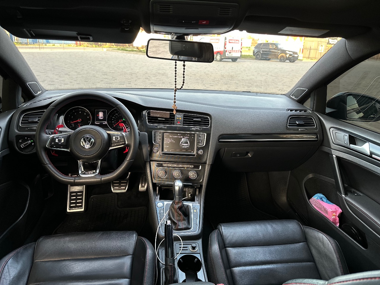 Volkswagen Golf GTI - фото 8