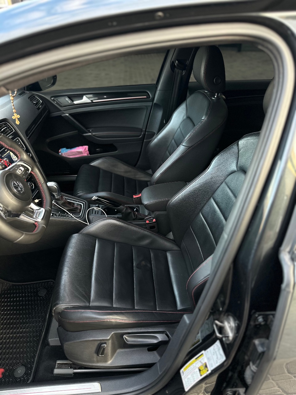 Volkswagen Golf GTI - фото 7