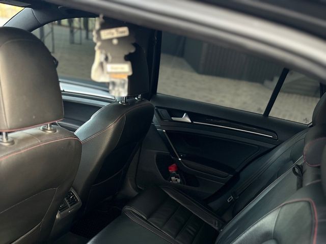 Volkswagen Golf GTI - фото 2