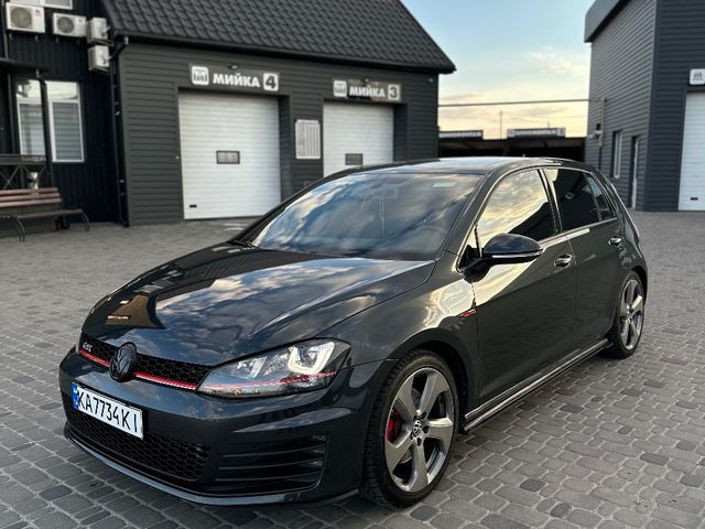 Volkswagen Golf GTI - фото 1
