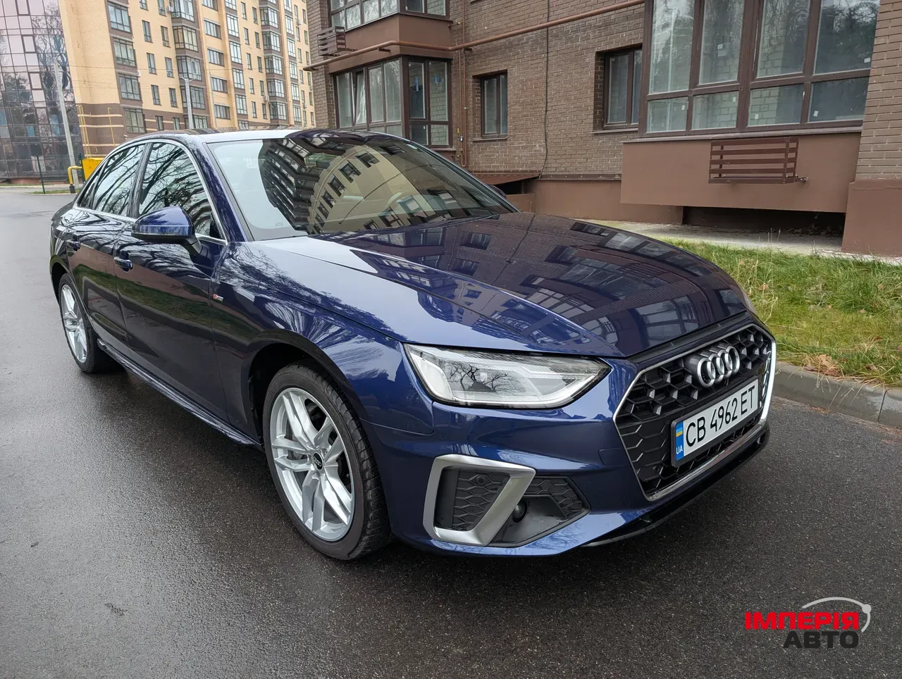 Audi A4 - фото 1