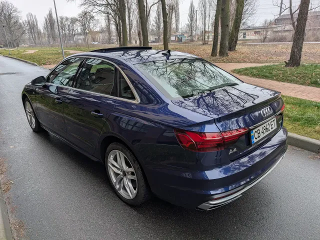 Audi A4 - фото 3
