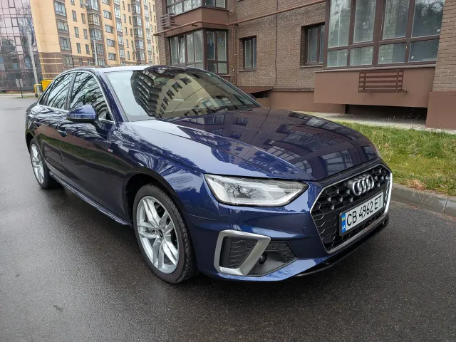 Audi A4 - фото 1