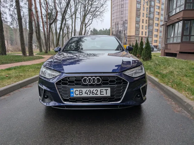Audi A4 - фото 5