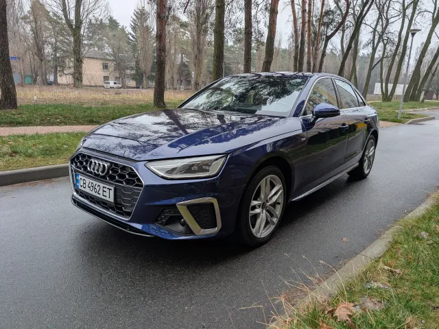 Audi A4 - фото 2