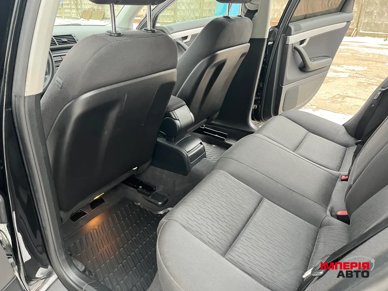 Audi A4 - фото 18