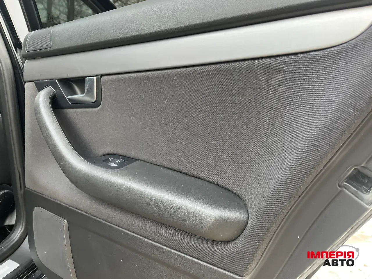 Audi A4 - фото 26