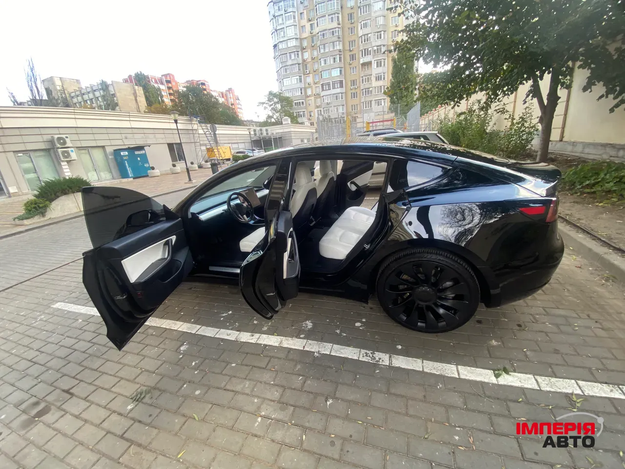 Tesla Model 3 - фото 8