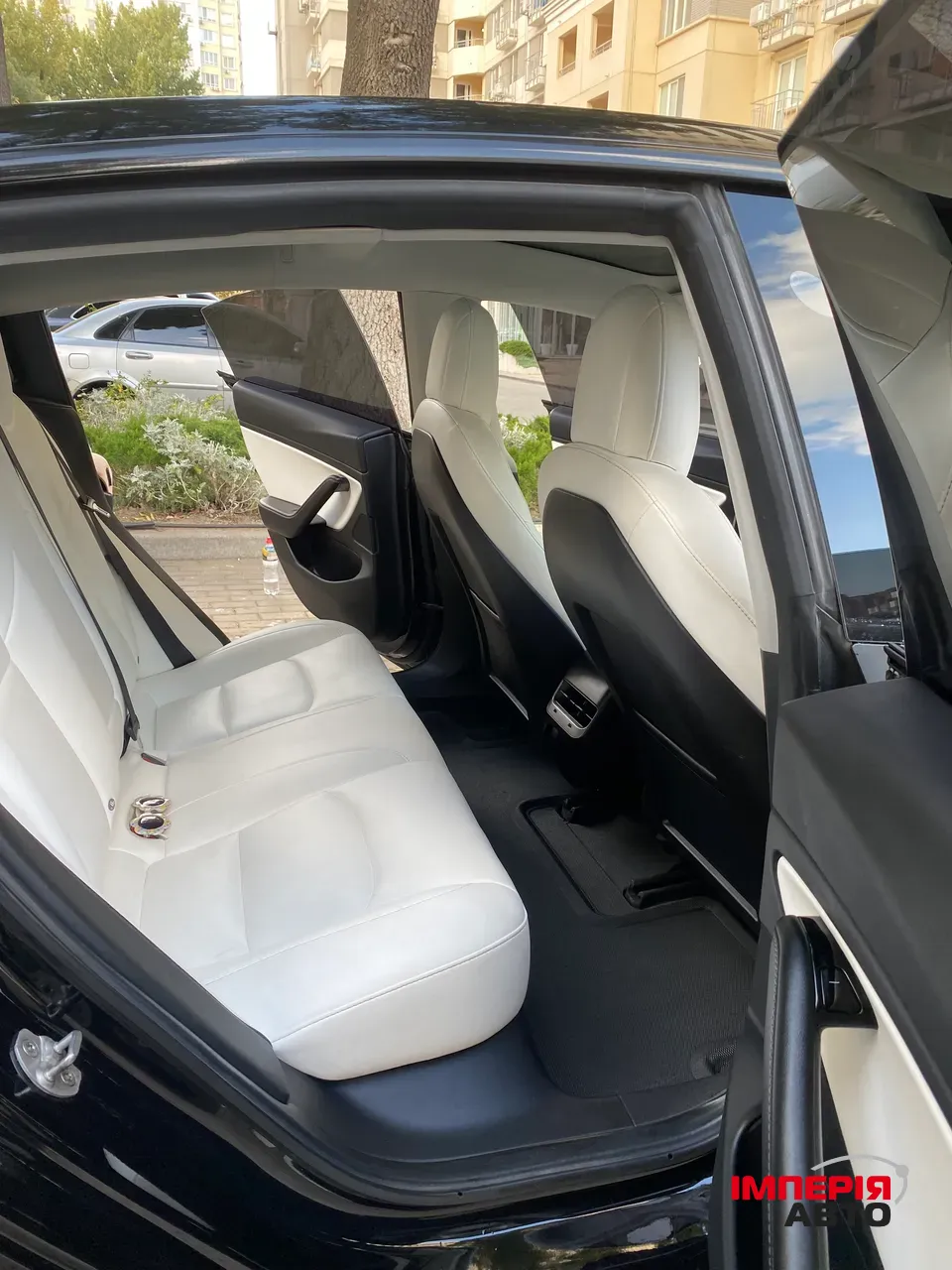 Tesla Model 3 - фото 4