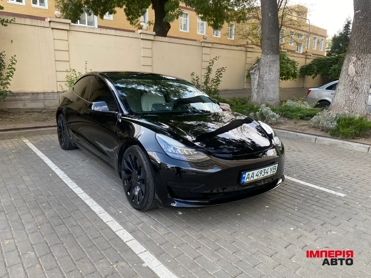 Tesla Model 3 - фото 7
