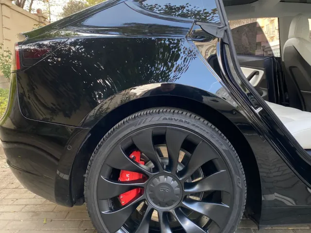 Tesla Model 3 - фото 3