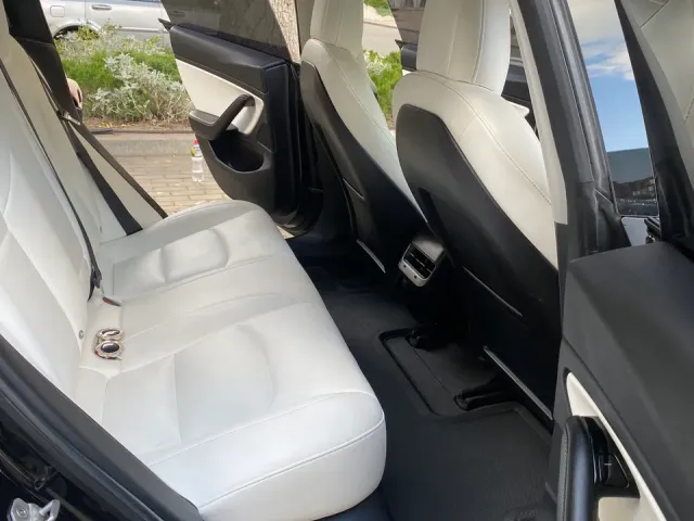 Tesla Model 3 - фото 4