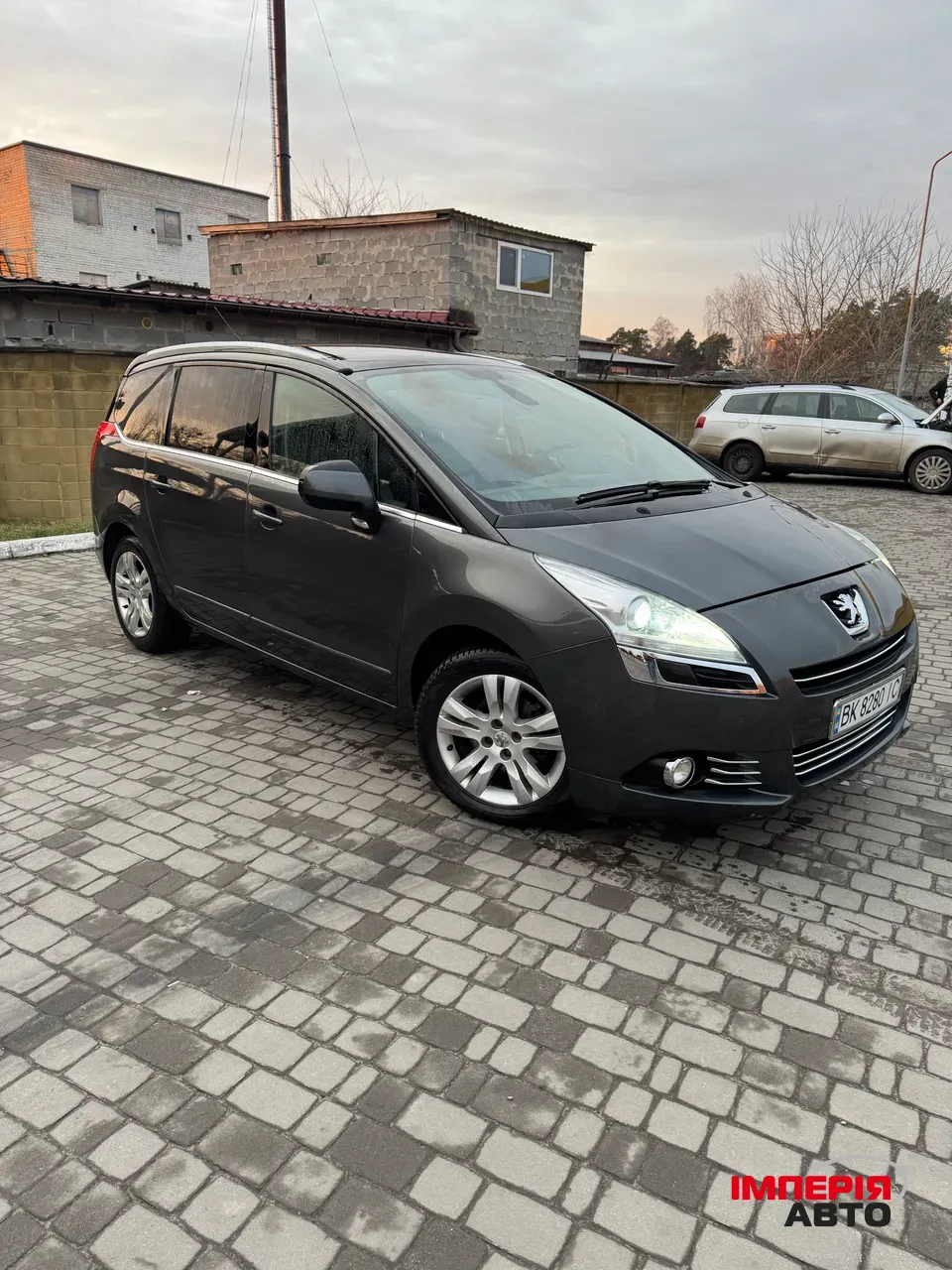 Peugeot 5008 - фото 1