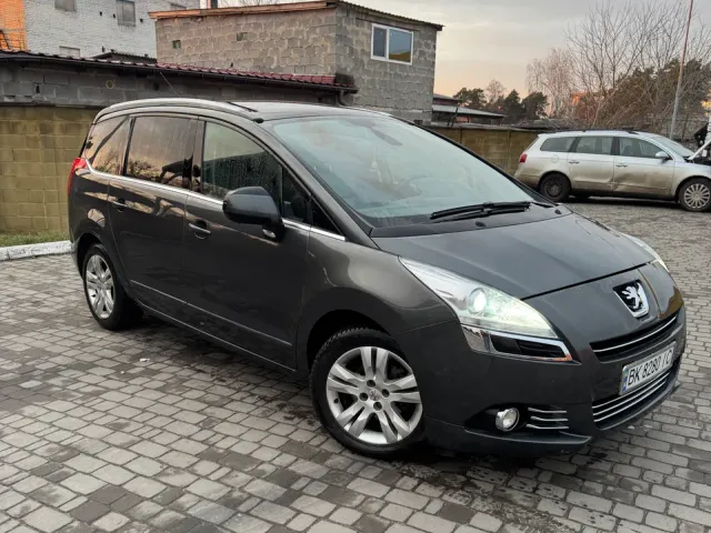 Peugeot 5008 - фото 1
