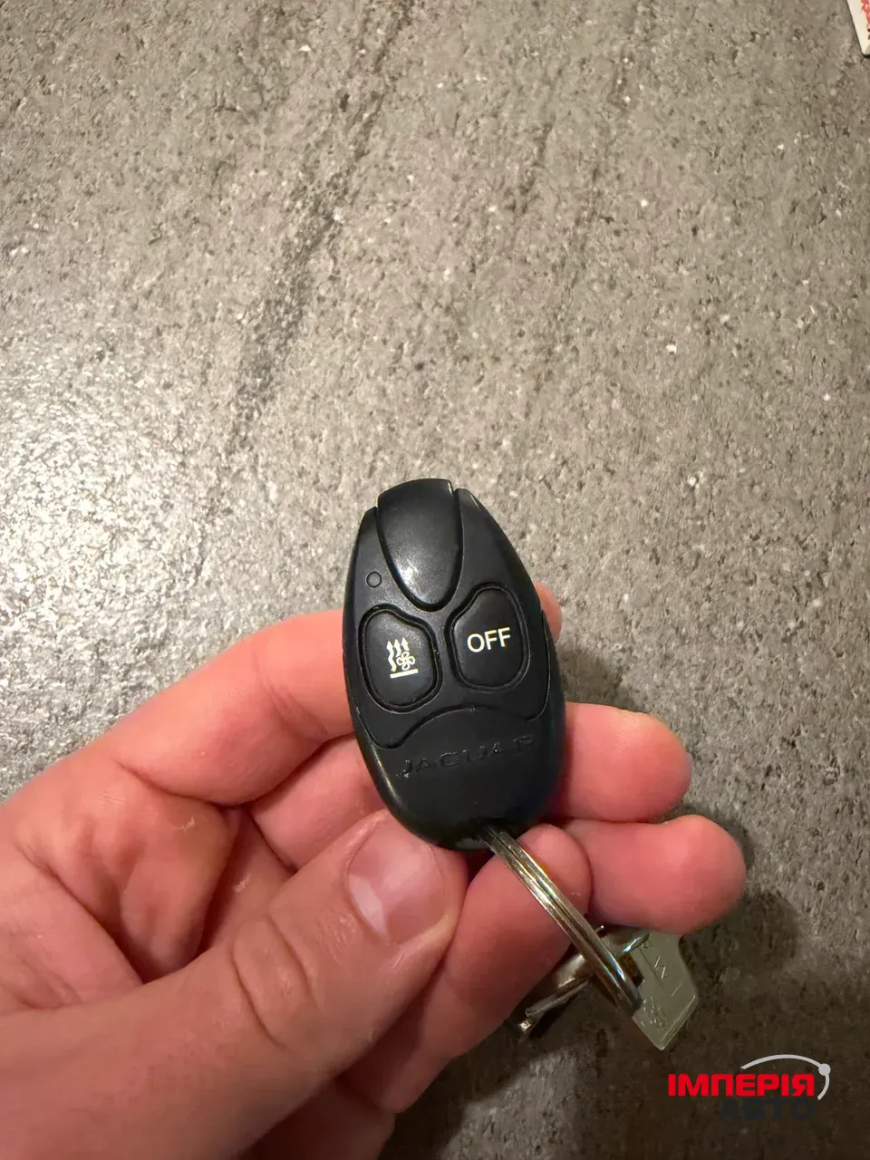 Jaguar E-Pace - фото 37