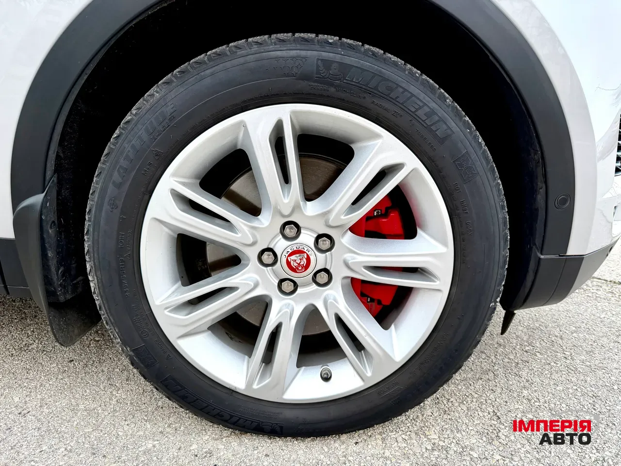 Jaguar E-Pace - фото 18