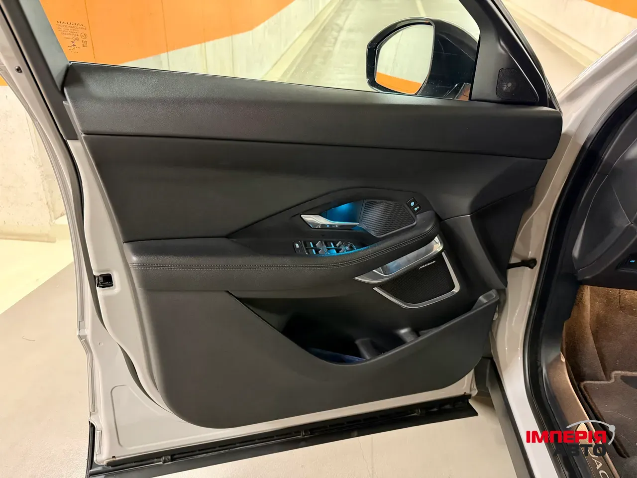 Jaguar E-Pace - фото 35