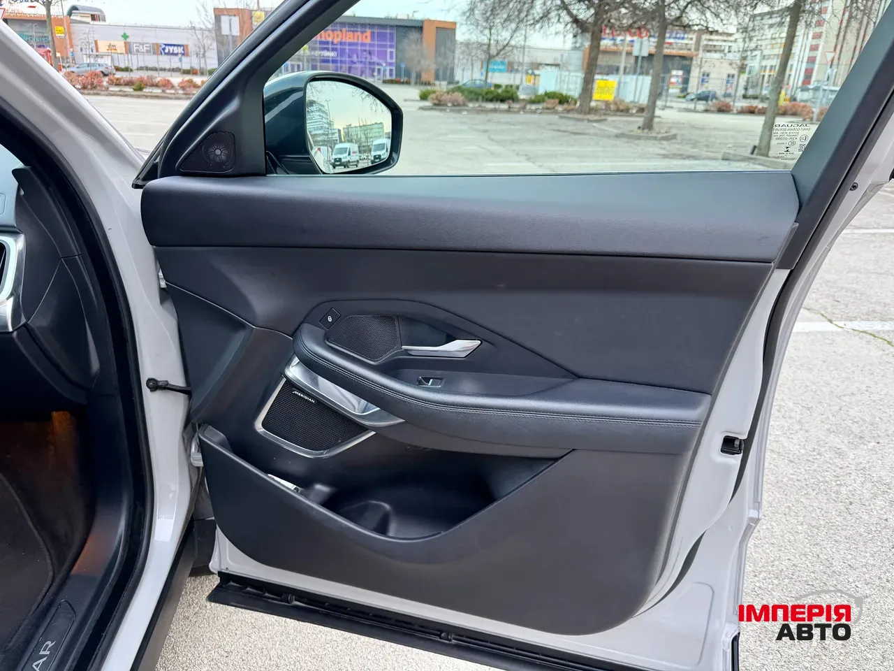 Jaguar E-Pace - фото 24