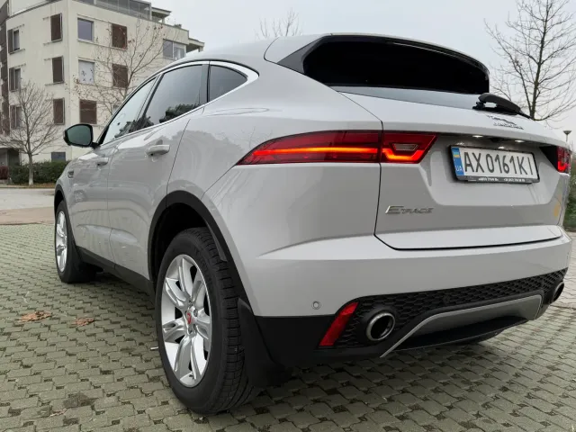 Jaguar E-Pace - фото 3