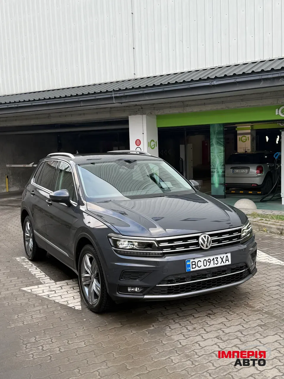 Volkswagen Tiguan - фото 2