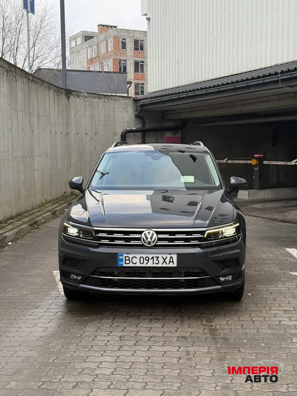 Volkswagen Tiguan - фото 1