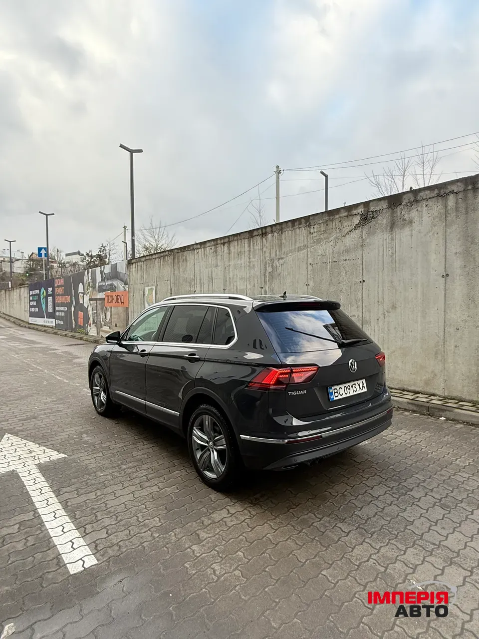 Volkswagen Tiguan - фото 7
