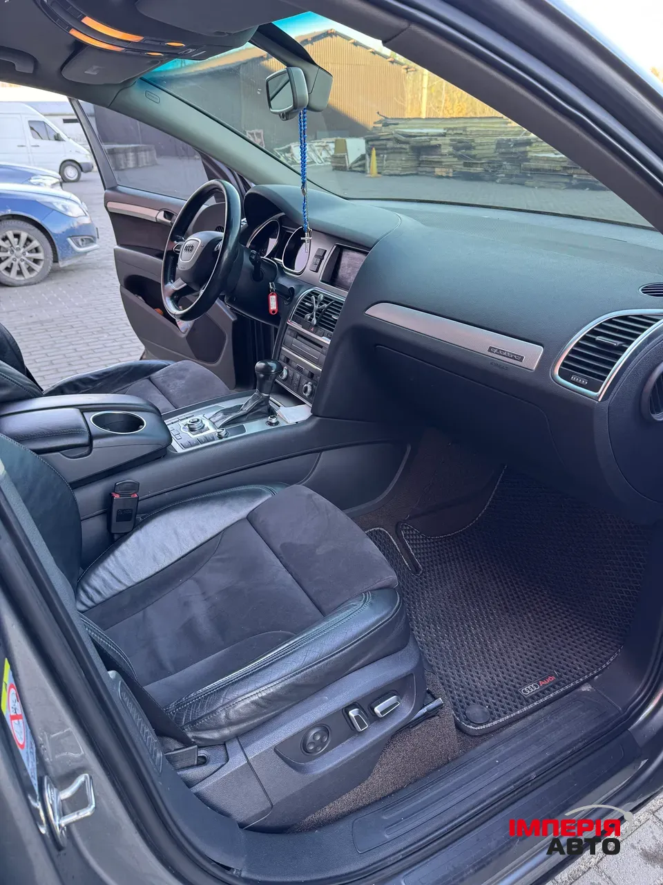 Audi Q7 - фото 6