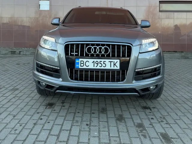 Audi Q7 - фото 1