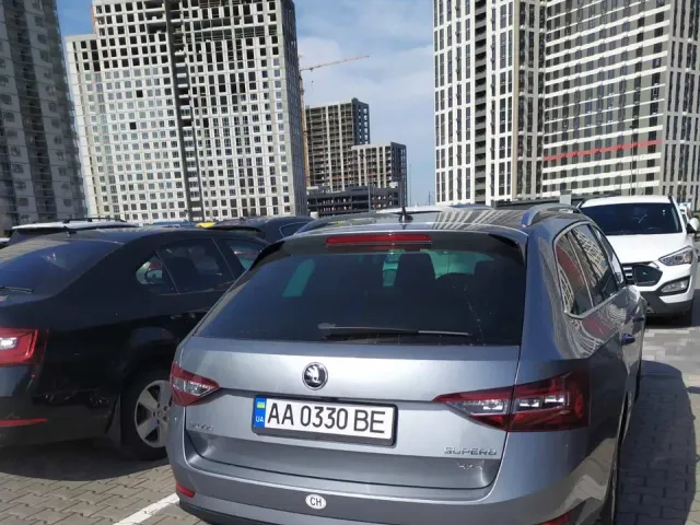 Skoda Superb - фото 1