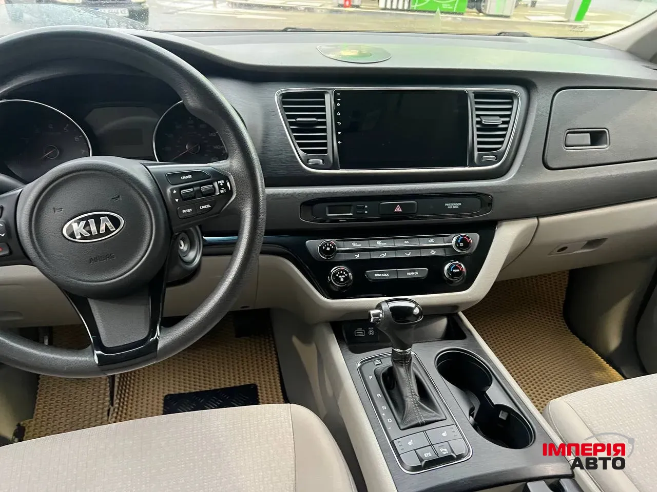 Kia Sedona - фото 11