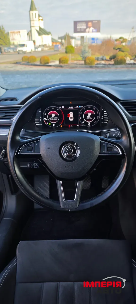 Skoda Superb - фото 8
