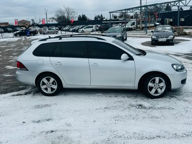 Volkswagen Golf - фото 5