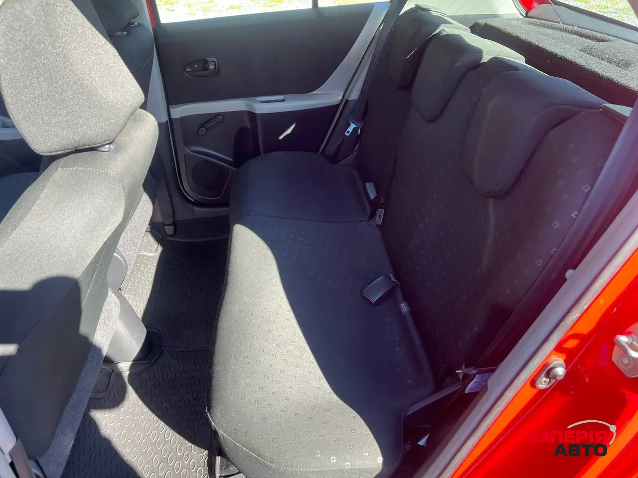 Toyota Yaris - фото 9