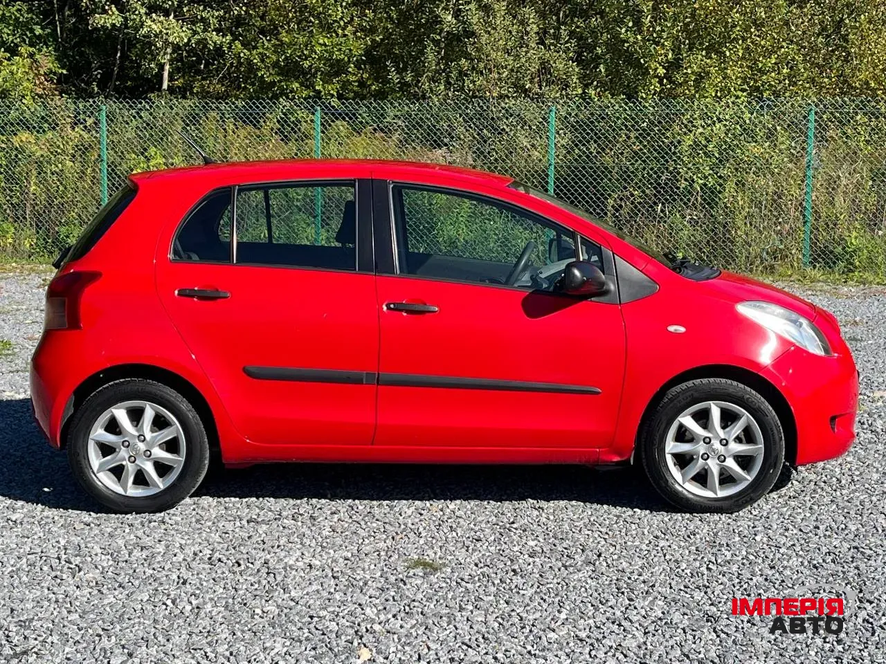 Toyota Yaris - фото 3