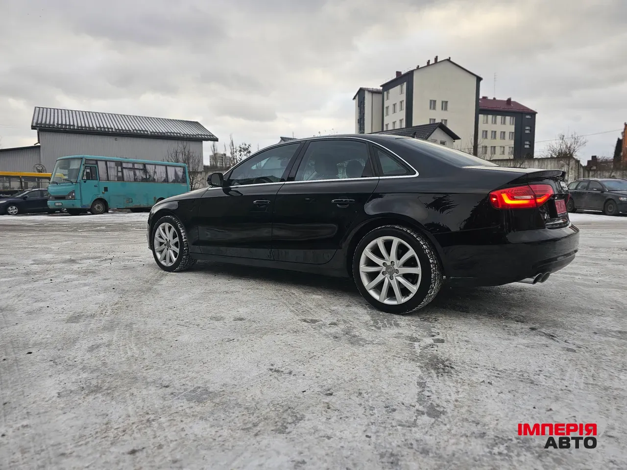 Audi A4 - фото 9