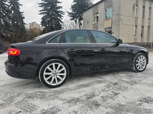 Audi A4 - фото 4
