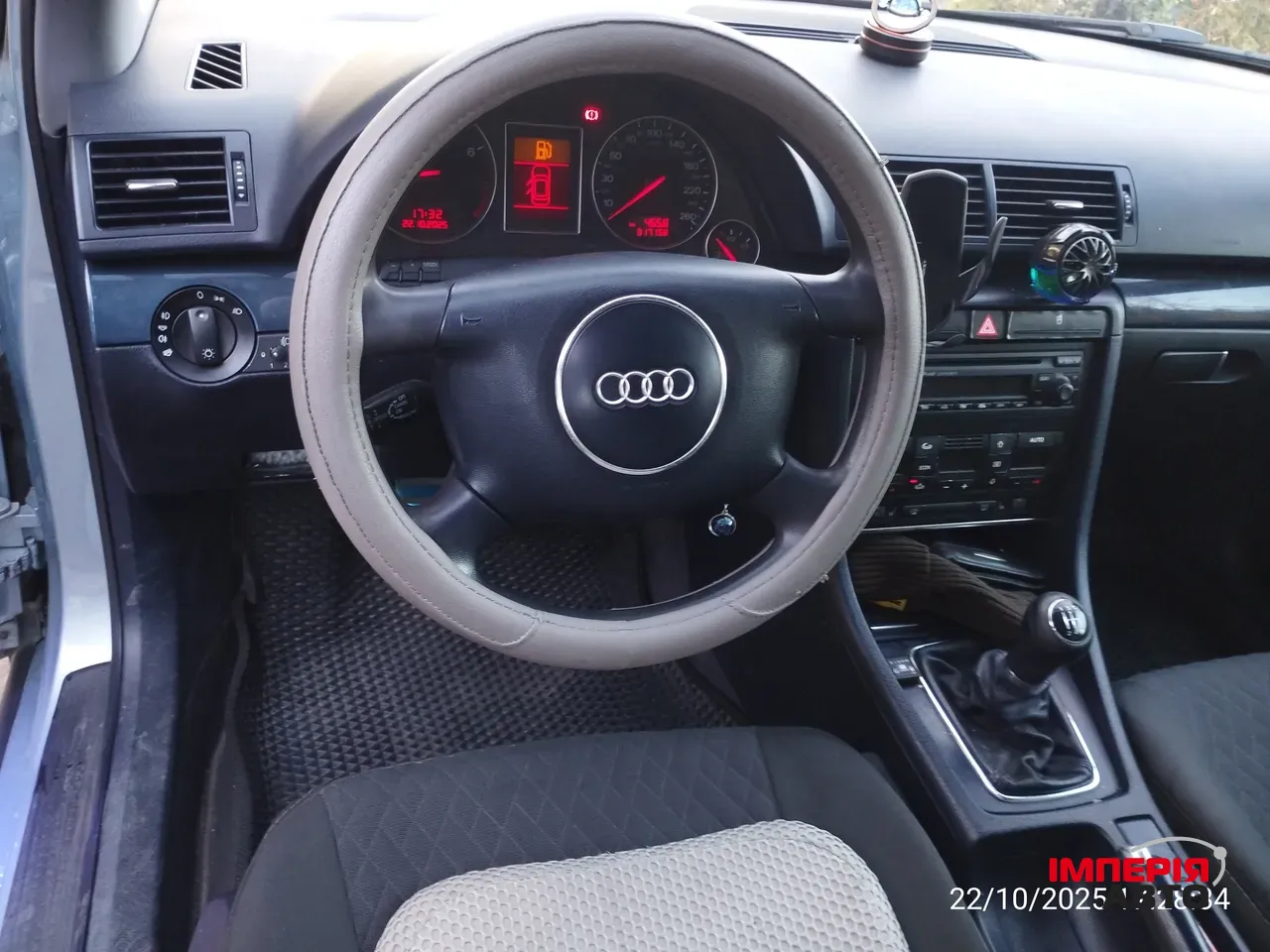 Audi A4 - фото 8