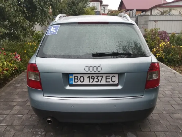 Audi A4 - фото 3