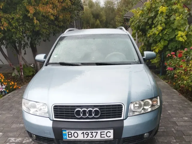 Audi A4 - фото 2