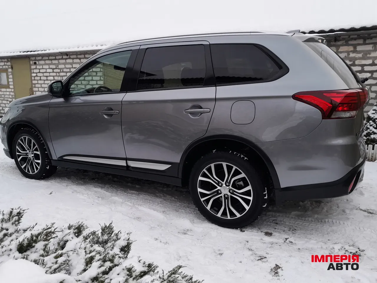 Mitsubishi Outlander - фото 6