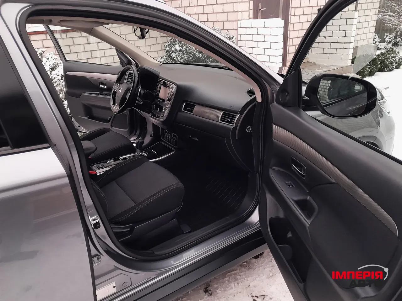 Mitsubishi Outlander - фото 12