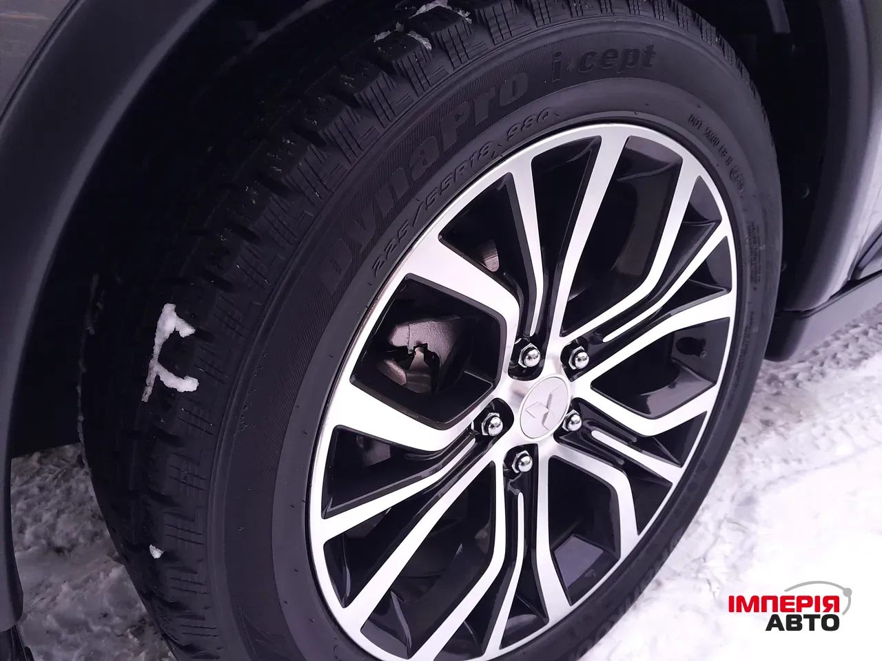 Mitsubishi Outlander - фото 16