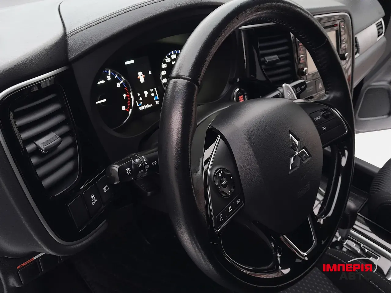 Mitsubishi Outlander - фото 14