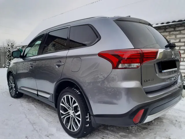 Mitsubishi Outlander - фото 4