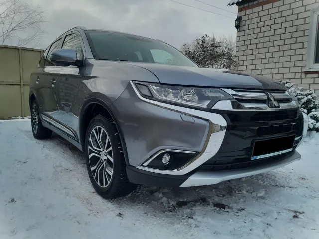 Mitsubishi Outlander - фото 2