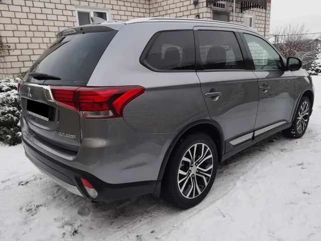 Mitsubishi Outlander - фото 5